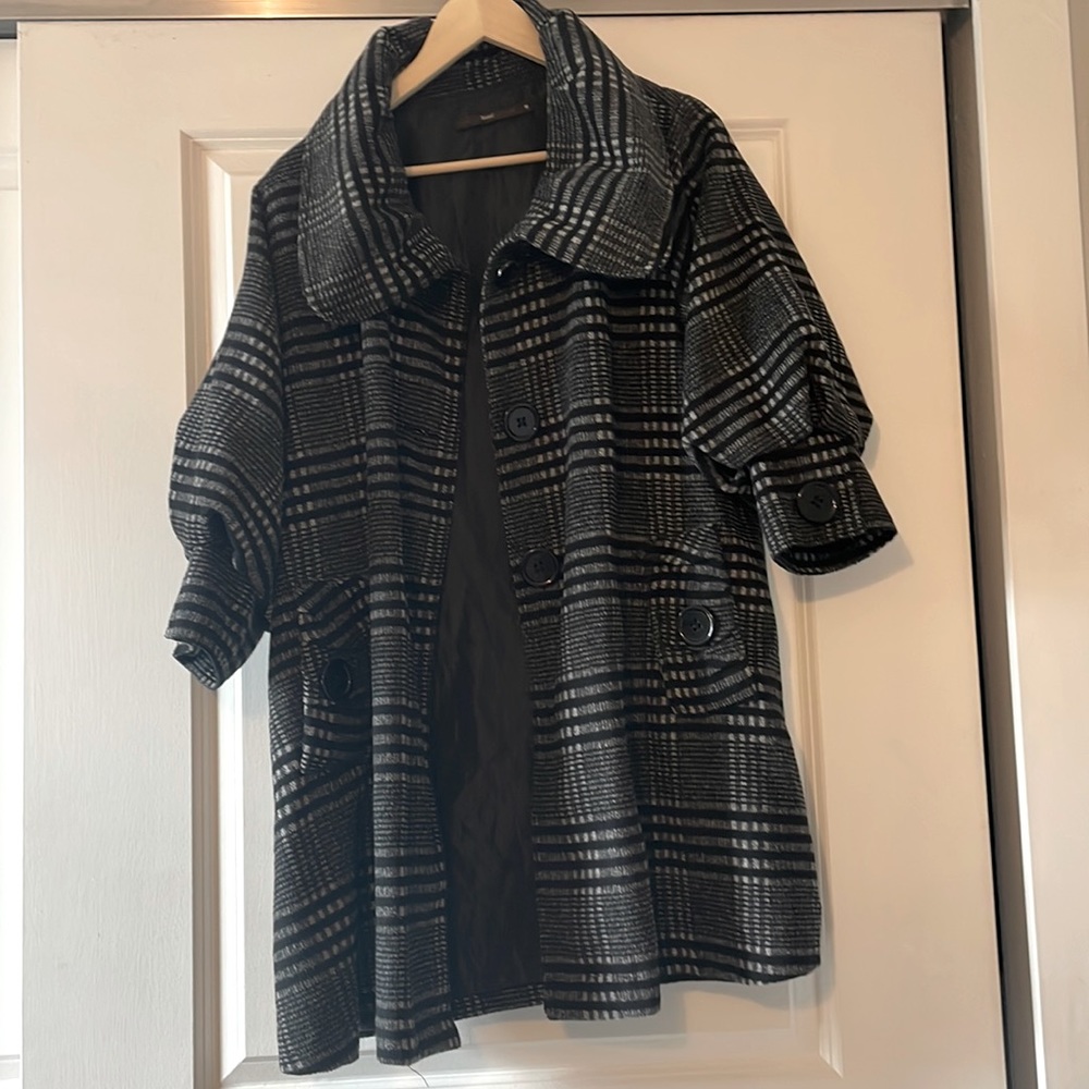 Black white checkered peacoat